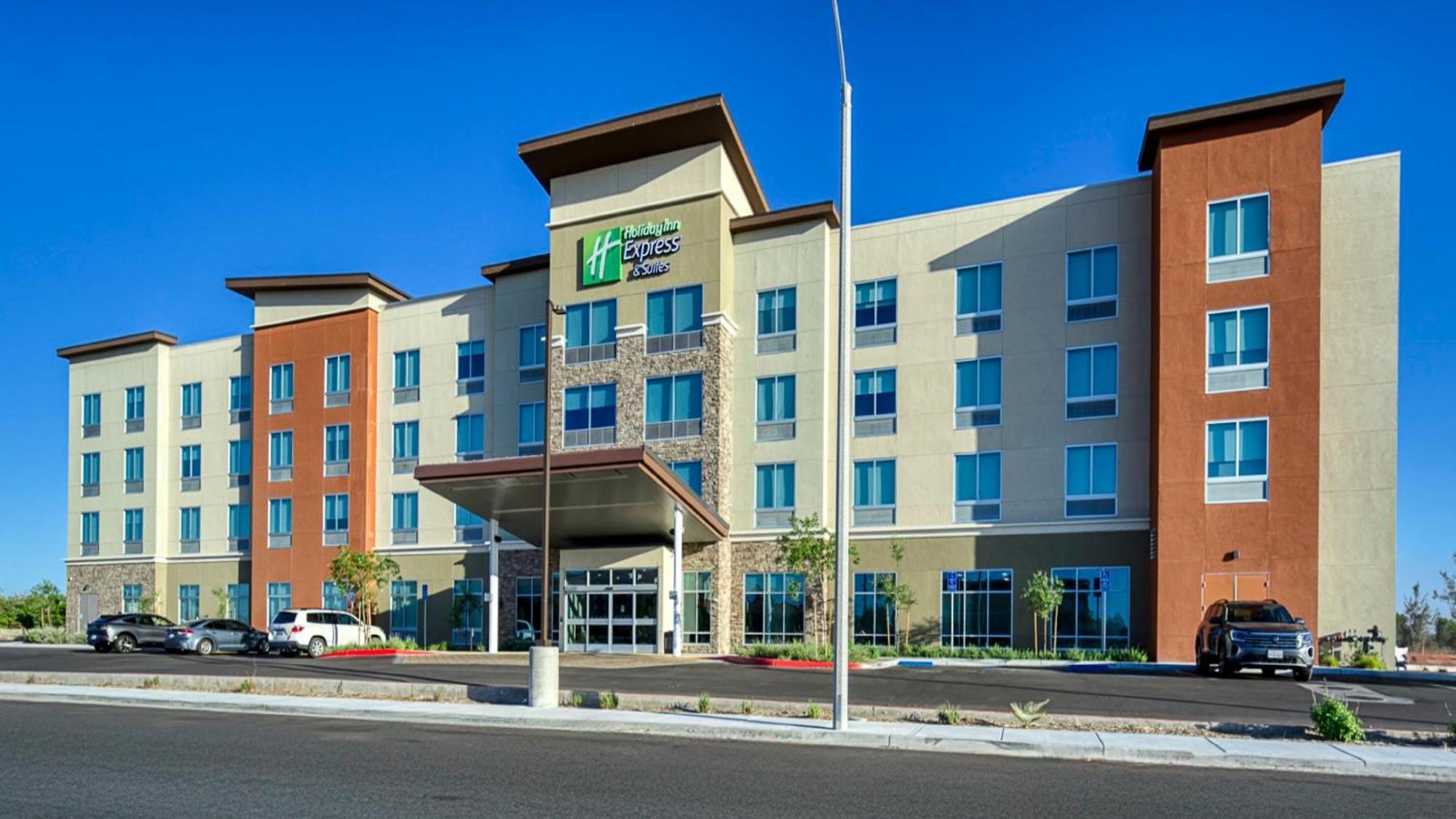 Holiday Inn Express & Suites Ridgecrest - China Lake By Ihg Экстерьер фото